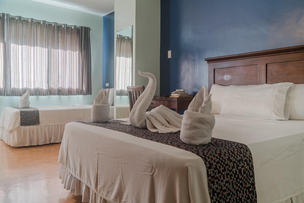 Oftana Suites Mandaue-stad Buitenkant foto