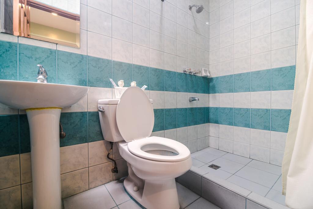 Oftana Suites Mandaue-stad Buitenkant foto