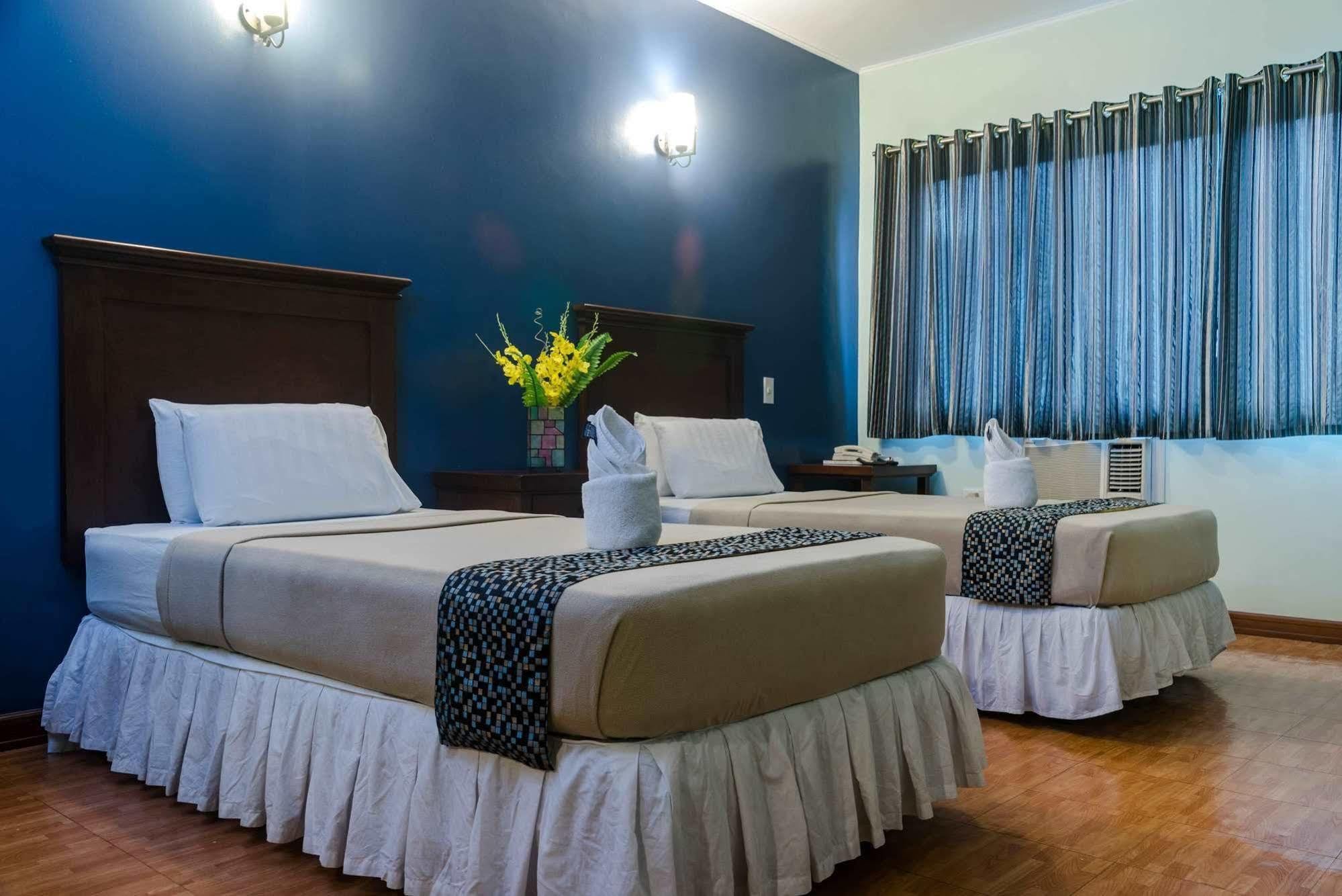 Oftana Suites Mandaue-stad Buitenkant foto