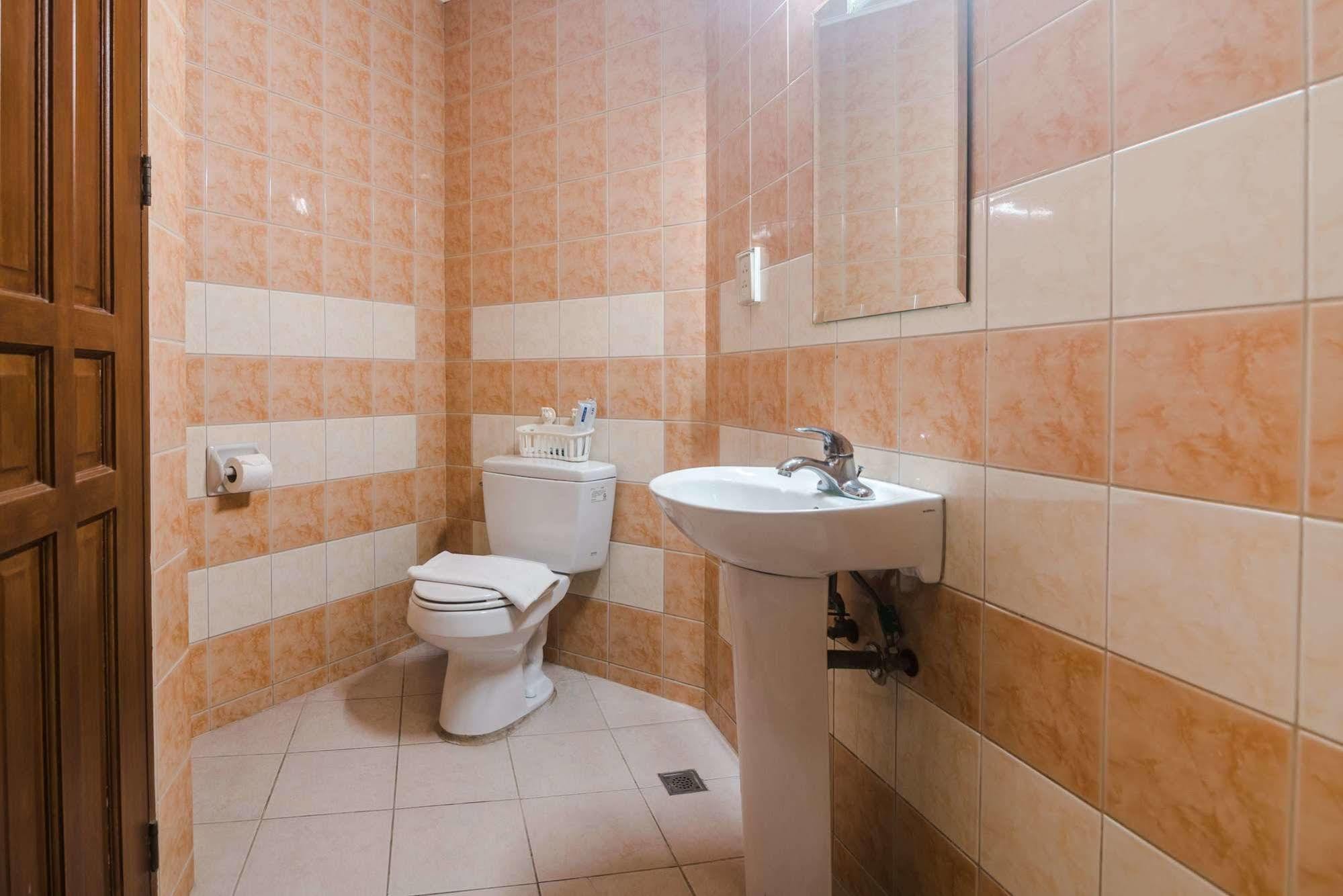 Oftana Suites Mandaue-stad Buitenkant foto